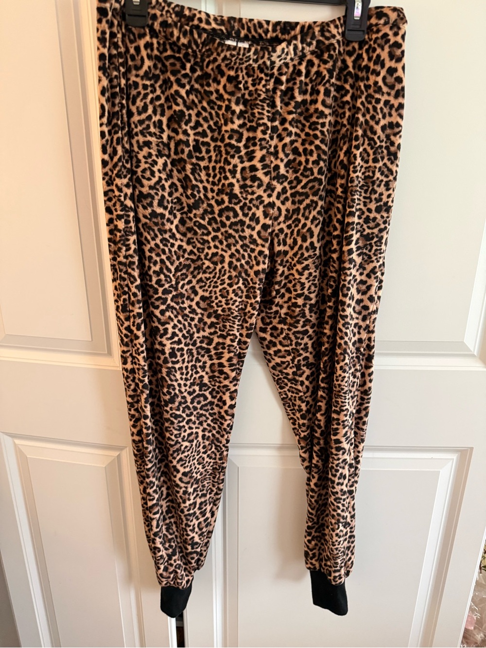 Women’s lounge pants size small leopard cheetah